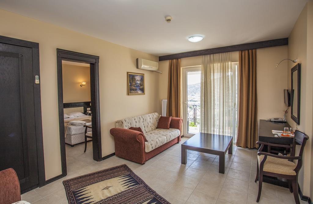 My Solmaz Hotel Cesme Exterior photo